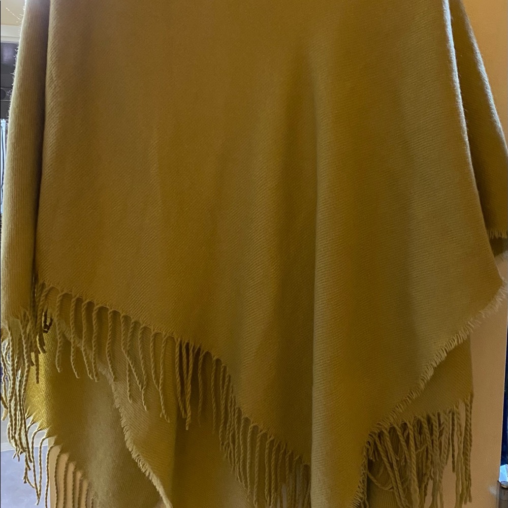 Super soft and cozy blanket fringe acrylic wrap - Picture 1 of 4